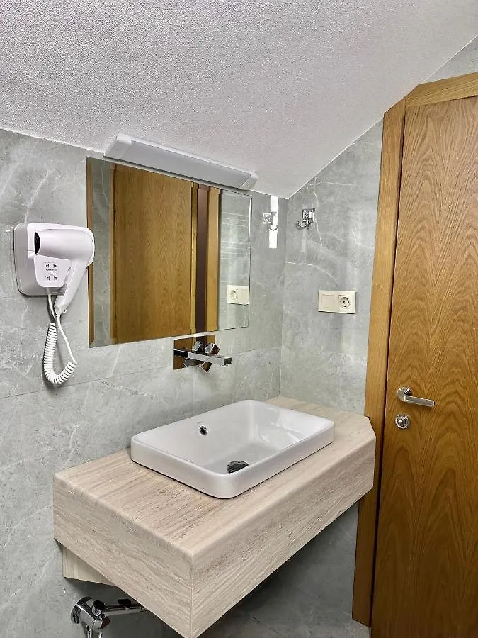 Hotel Embassy Tbilisi 4*,